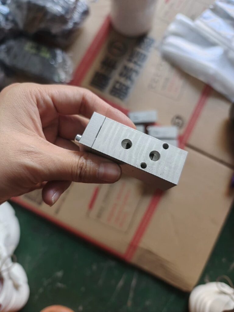Parker Pneumatic Manifold Block PD48655 thumbnail