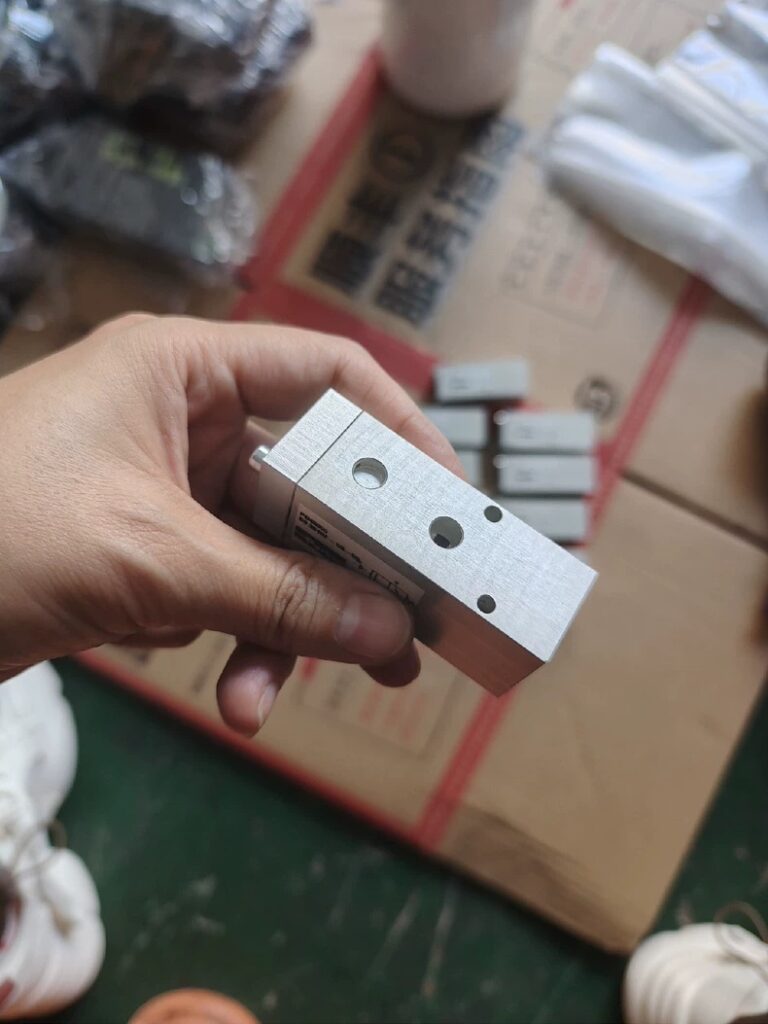 Parker Pneumatic Manifold Block PD48655 thumbnail