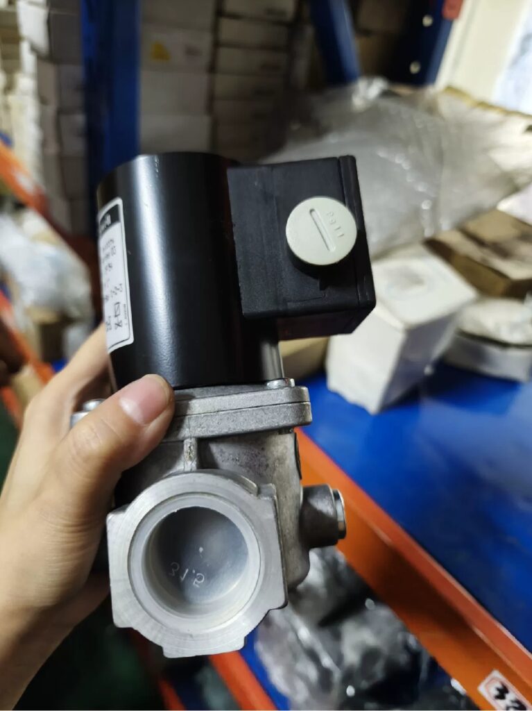 Honeywell Solenoid Valve VE4025A1004 thumbnail