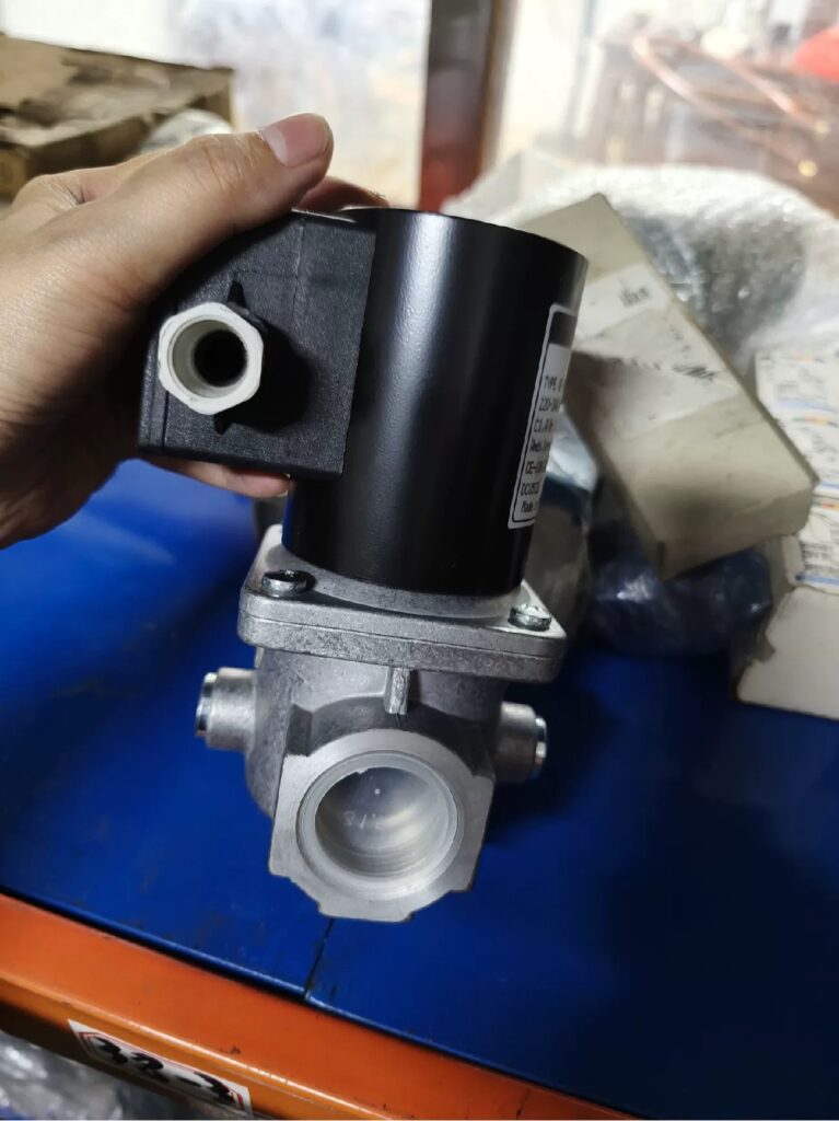 Honeywell Solenoid Valve VE4025A1004 thumbnail