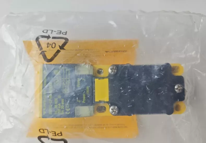 TURCK Proximity Sensor BI20U-CP40-AP6X2 thumbnail