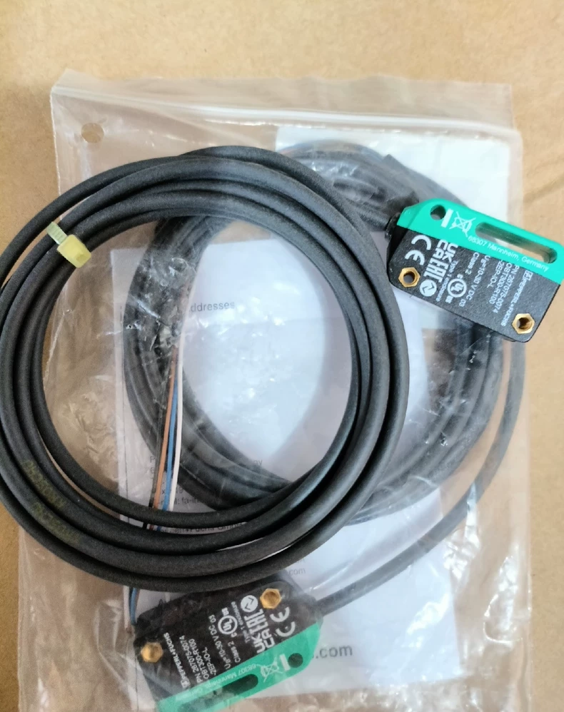 Pepperl+Fuchs Photoelectric Sensor OBT300-R100-2EP-IO-L thumbnail