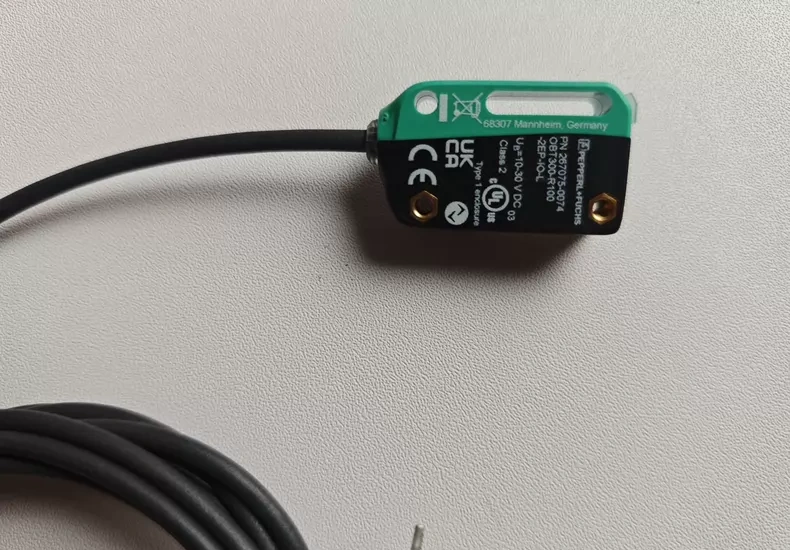 Pepperl+Fuchs Photoelectric Sensor OBT300-R100-2EP-IO-L thumbnail