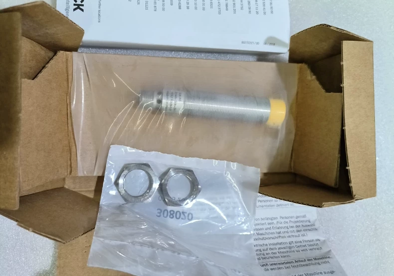 SICK Inductive Proximity Sensor IN40-D0303K thumbnail