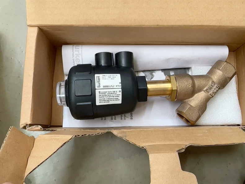 Burkert RGG1/2 Angle Seat Valve