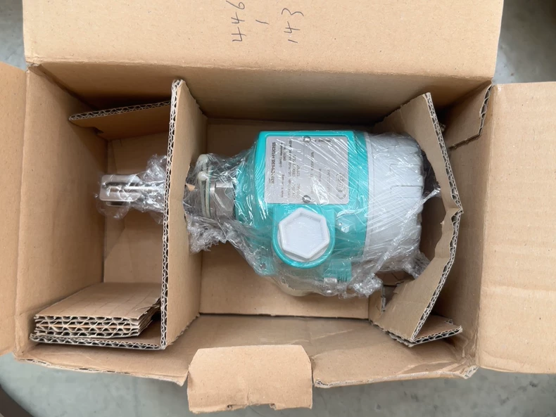 Pepperl+Fuchs LVL-M1-G21AA-A4N2NA-EB. Level Switch