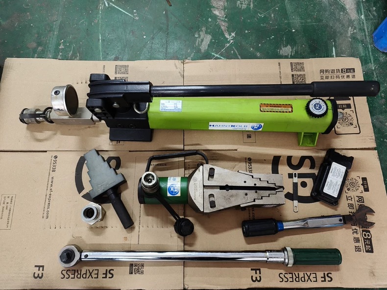 HAHN+KOLB Hydraulic Flange Spreader Kit P-392
