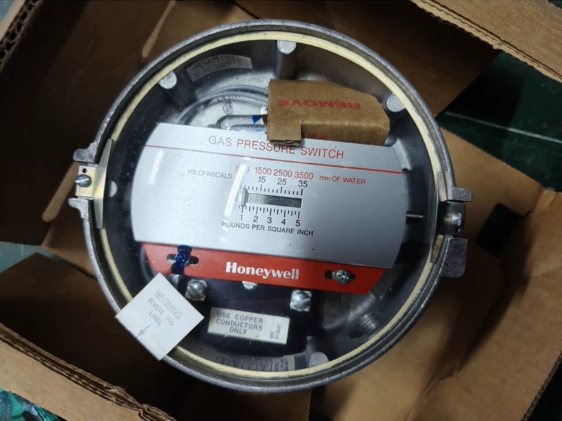 Honeywell Gas Pressure Switch C437G 1002