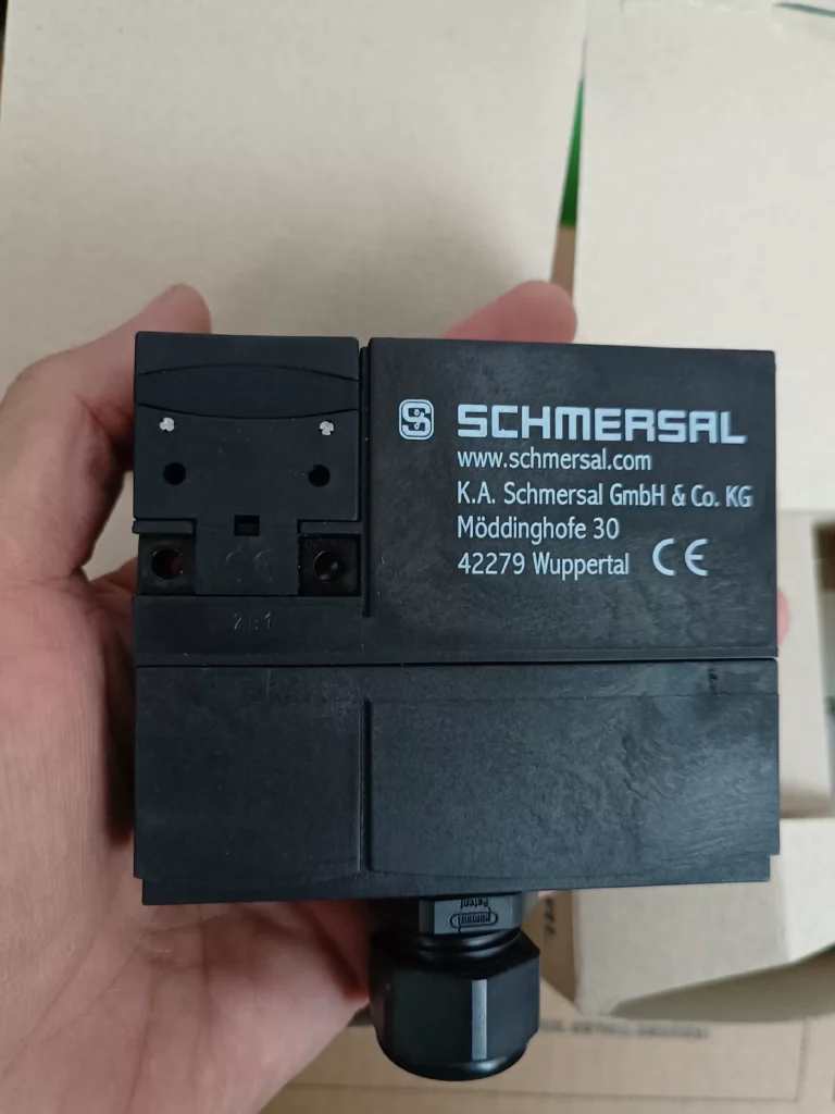 Schmersal azm170sk-02/10zrka Safety Interlock Switch thumbnail