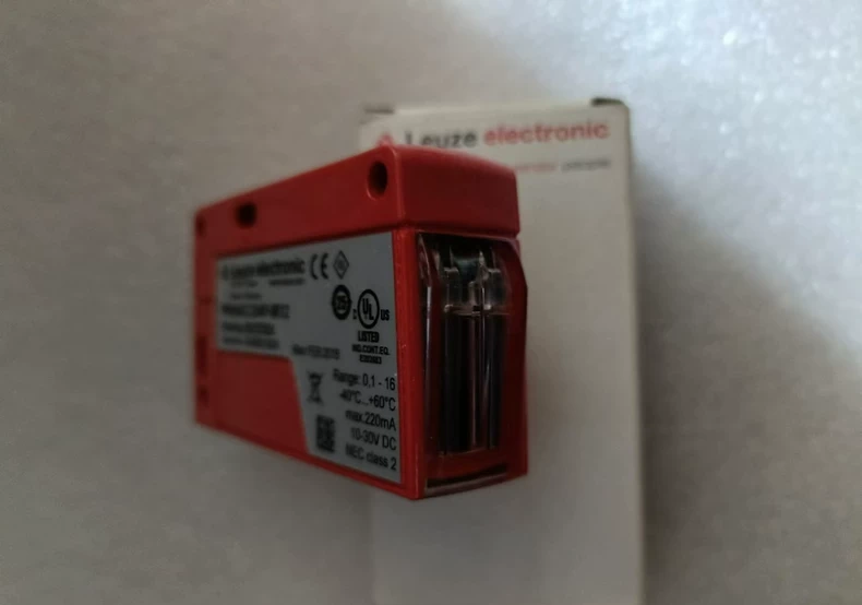 Leuze electronic Photoelectric Sensor PRK46C.D/4P-M12 thumbnail