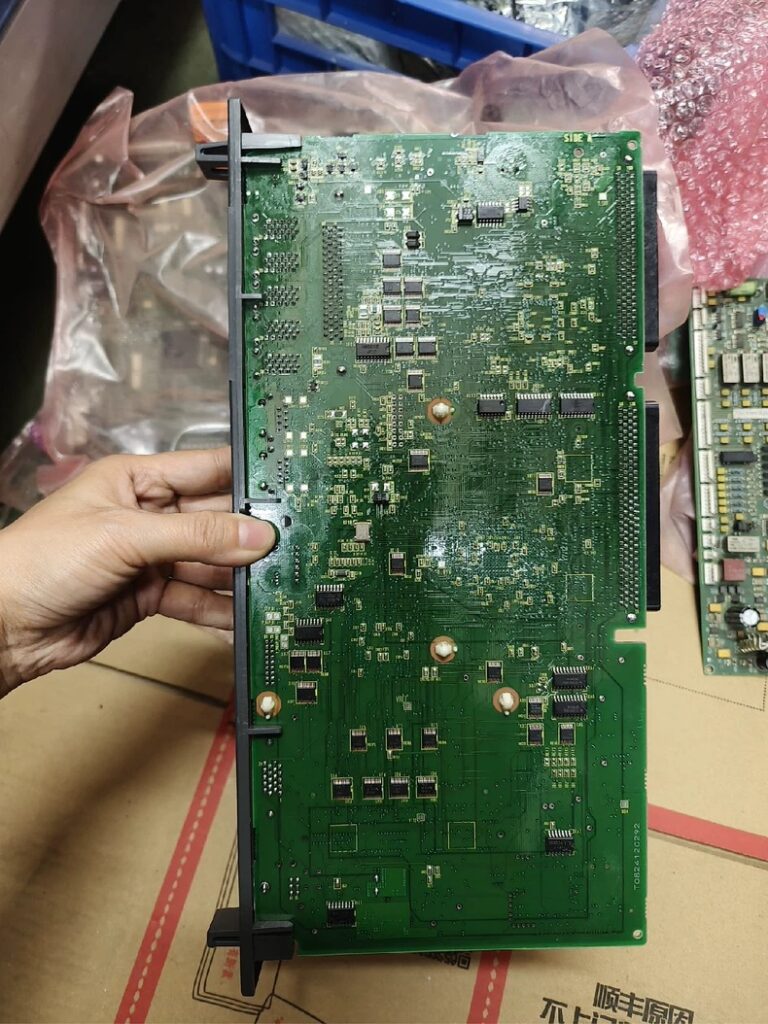 FANUC Controller Circuit Board A16B-3200-0600/11C thumbnail