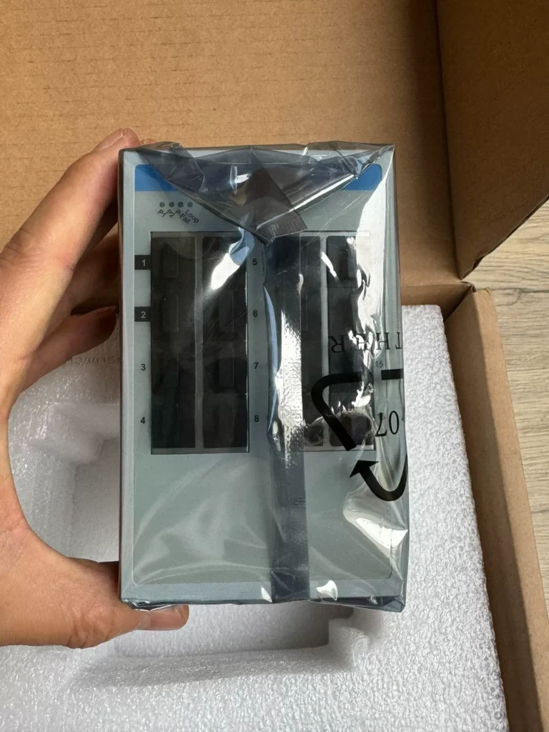 Advantech EKI-5526I-AE Network Switch thumbnail