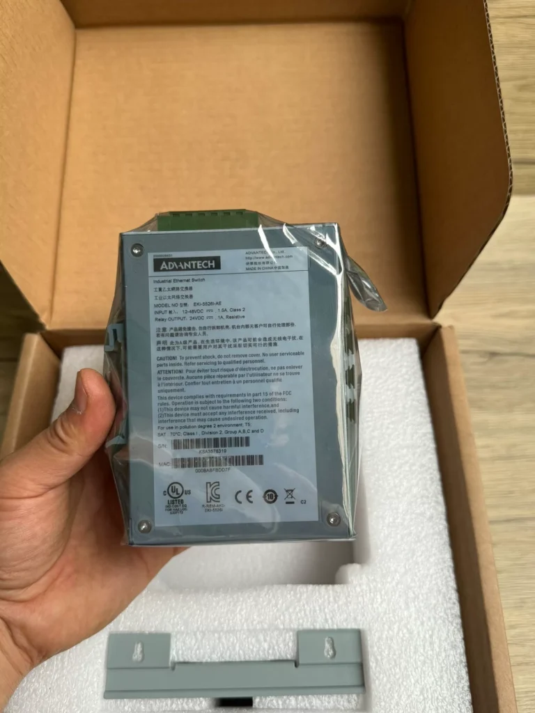 Advantech EKI-5526I-AE Network Switch thumbnail