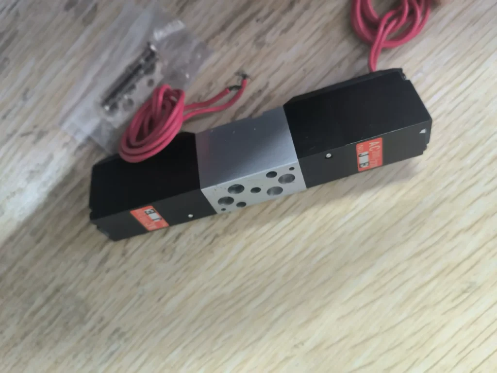 Kuroda Pneumatics PCD245-NB-220 Solenoid Valve