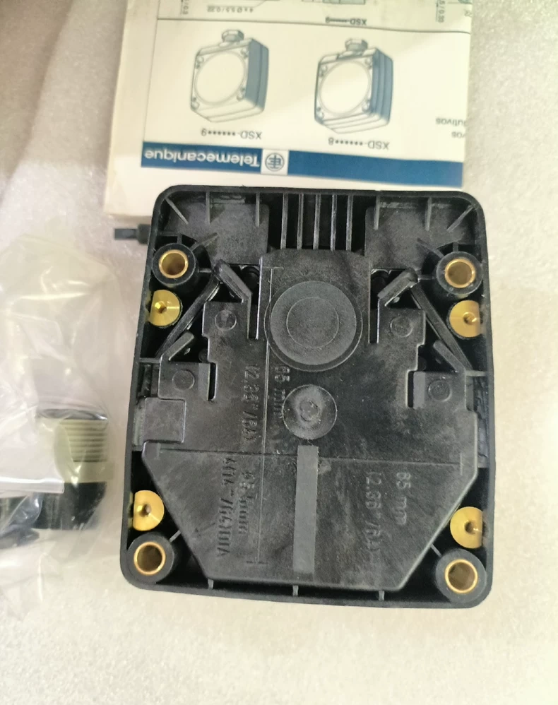 Schneider Electric Proximity Sensor XSDC607139