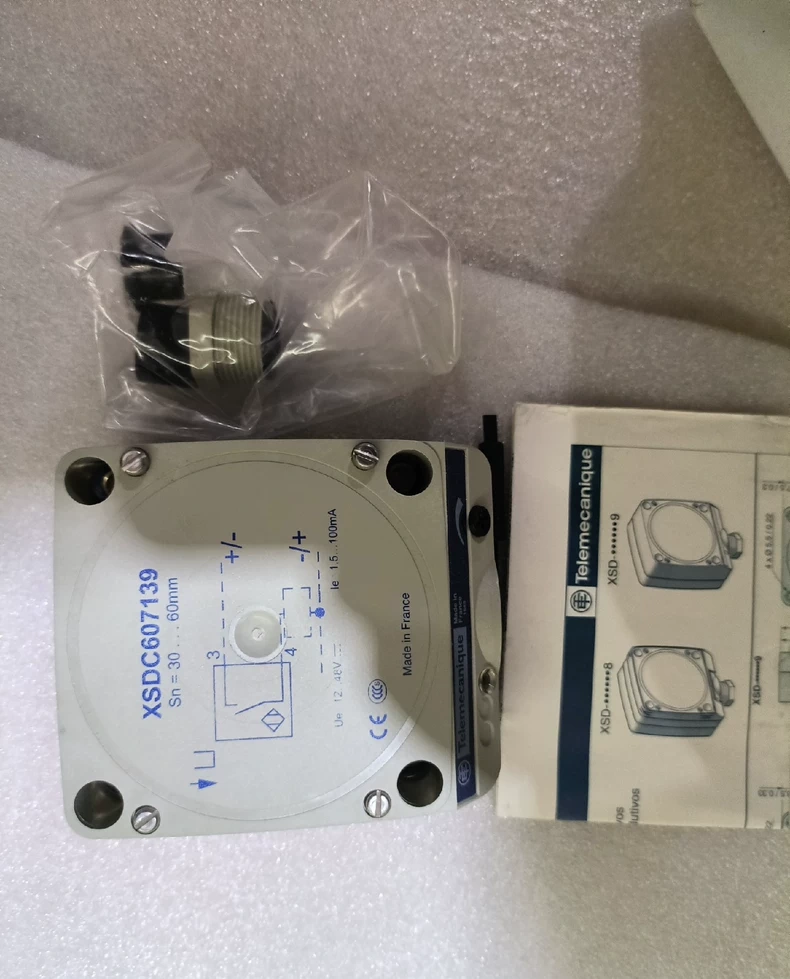 Schneider Electric Proximity Sensor XSDC607139 thumbnail