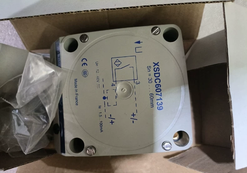 Schneider Electric Proximity Sensor XSDC607139 thumbnail