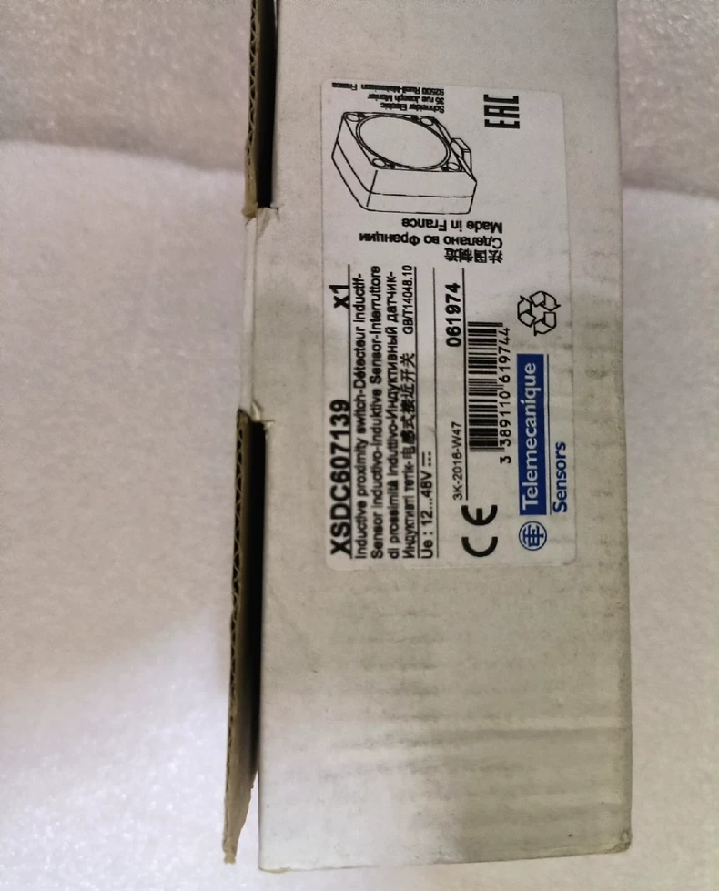 Schneider Electric Proximity Sensor XSDC607139 thumbnail