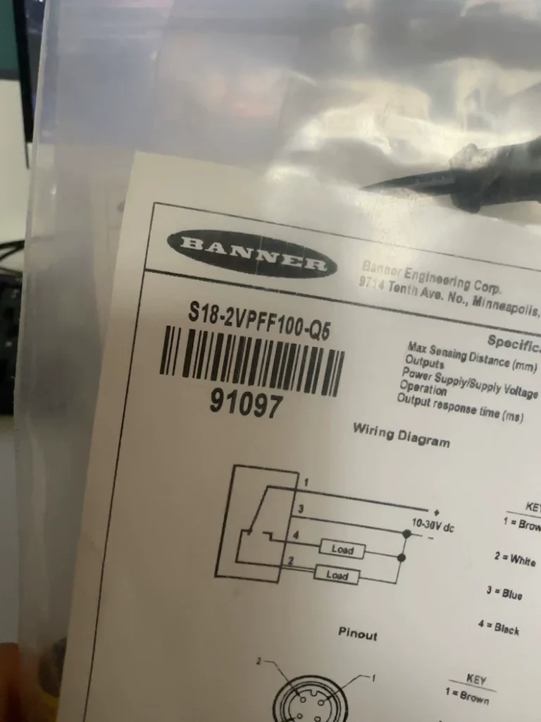 Banner Engineering S18-2VPFF100-Q5. Sensor