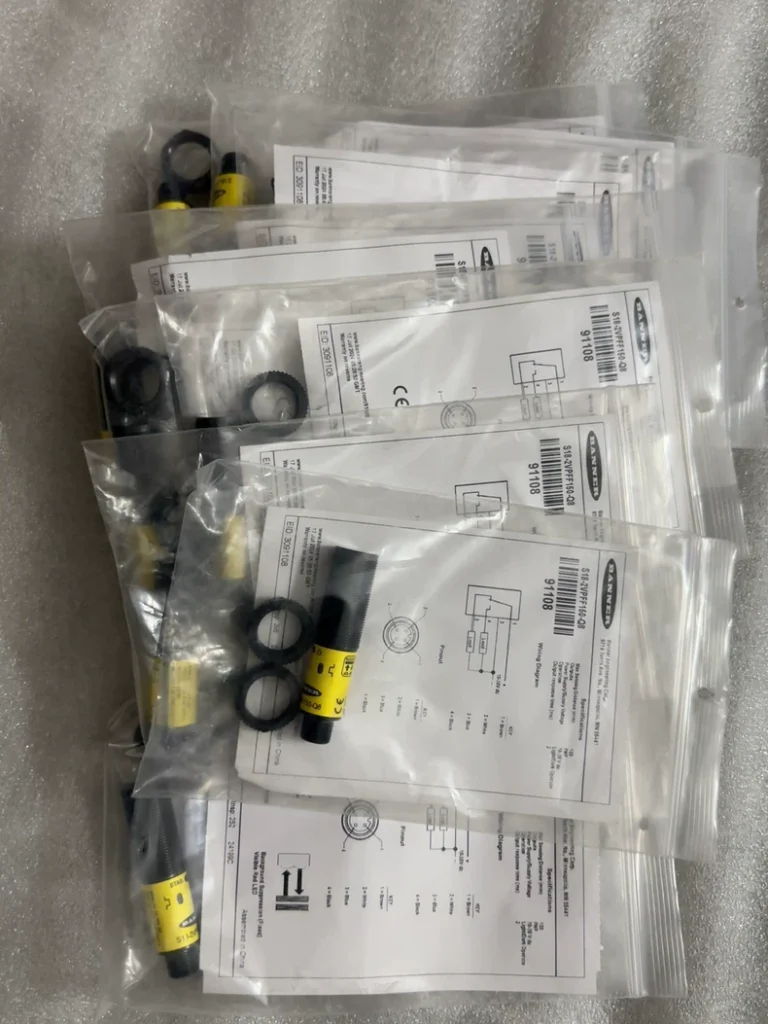 Banner Engineering S18-2VPFF150-Q8 Sensor