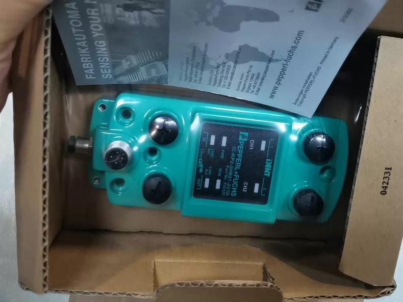 Pepperl+Fuchs IC-KP2-2HB21-2V1D Controller thumbnail