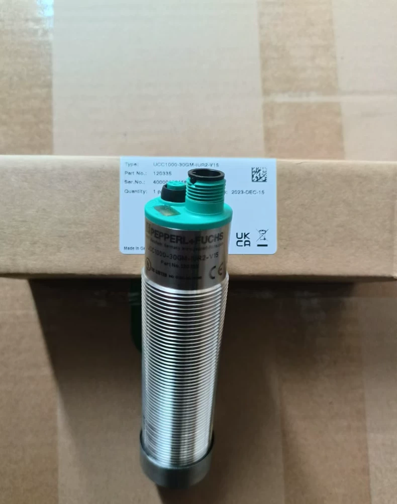 Pepperl+Fuchs Ultrasonic Sensor UCC1000-30GM-IUR2-V15 thumbnail