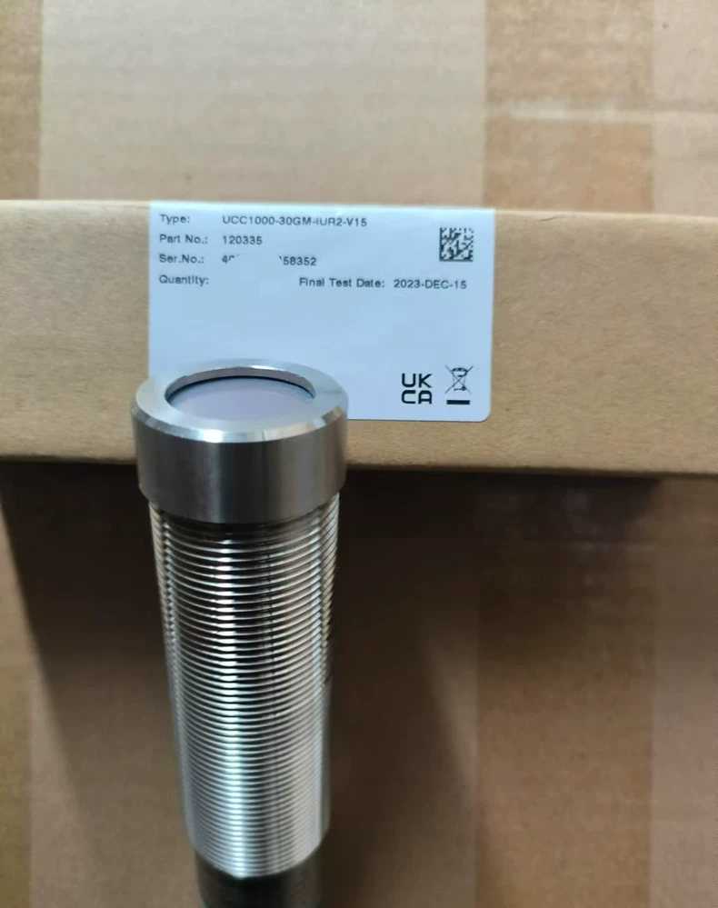 Pepperl+Fuchs Ultrasonic Sensor UCC1000-30GM-IUR2-V15 thumbnail