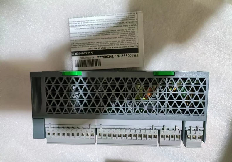 Schneider Electric Controller TM200C32R