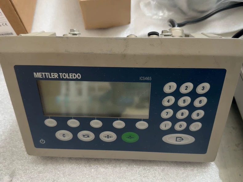 Mettler Toledo ICS-3 Weighing Scale