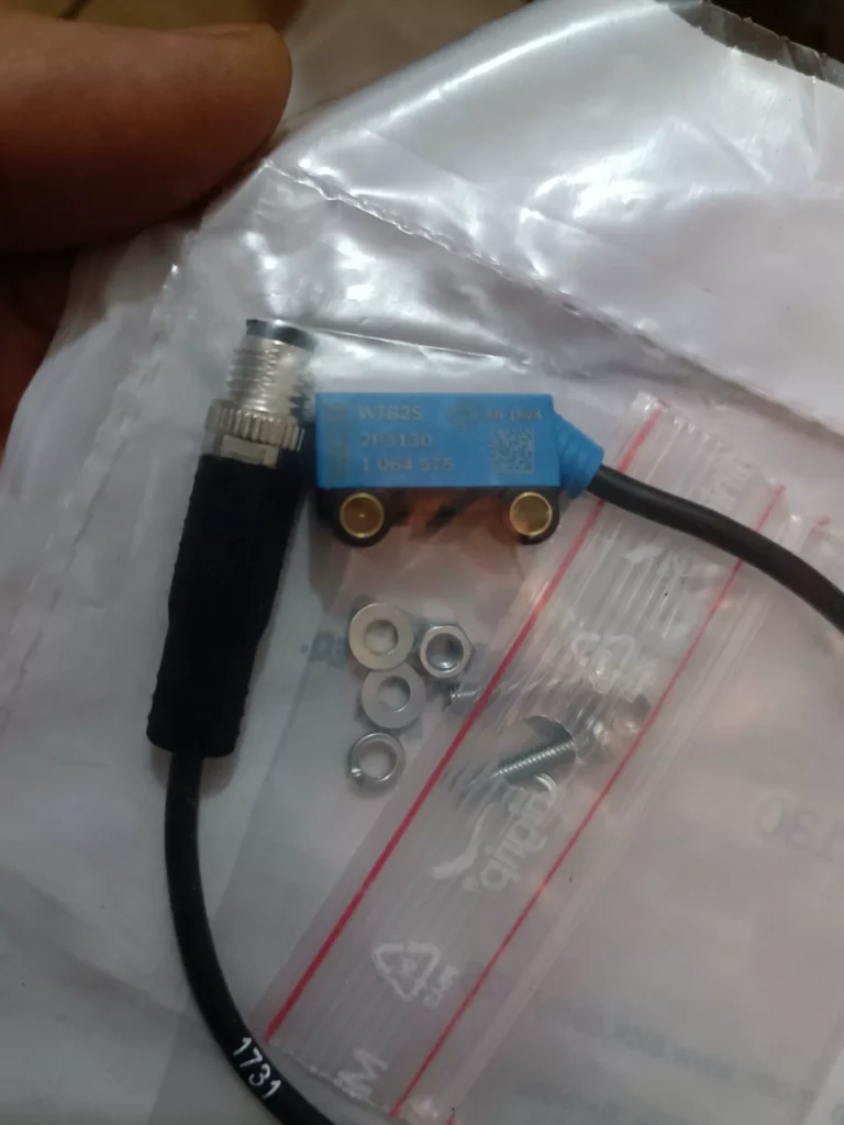 SICK WTB2S-2P3130 Photoelectric Sensor thumbnail