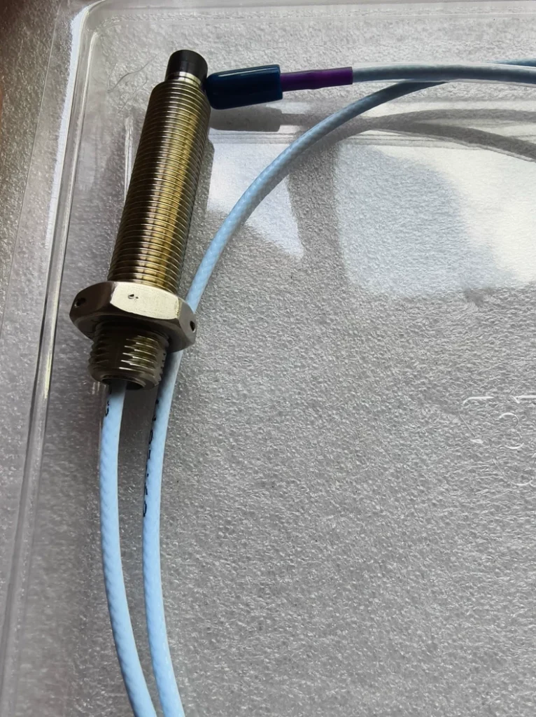 Bently Nevada 330709-000-030-10-02-00 Vibration Sensor thumbnail