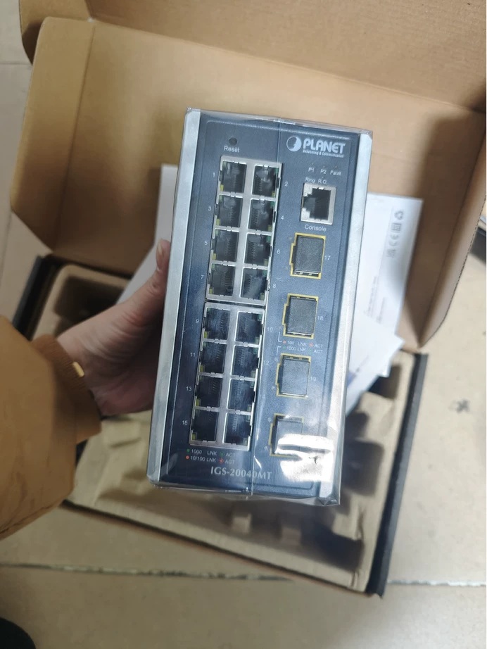 PLANET Industrial Ethernet Switch IGS-20040MT thumbnail