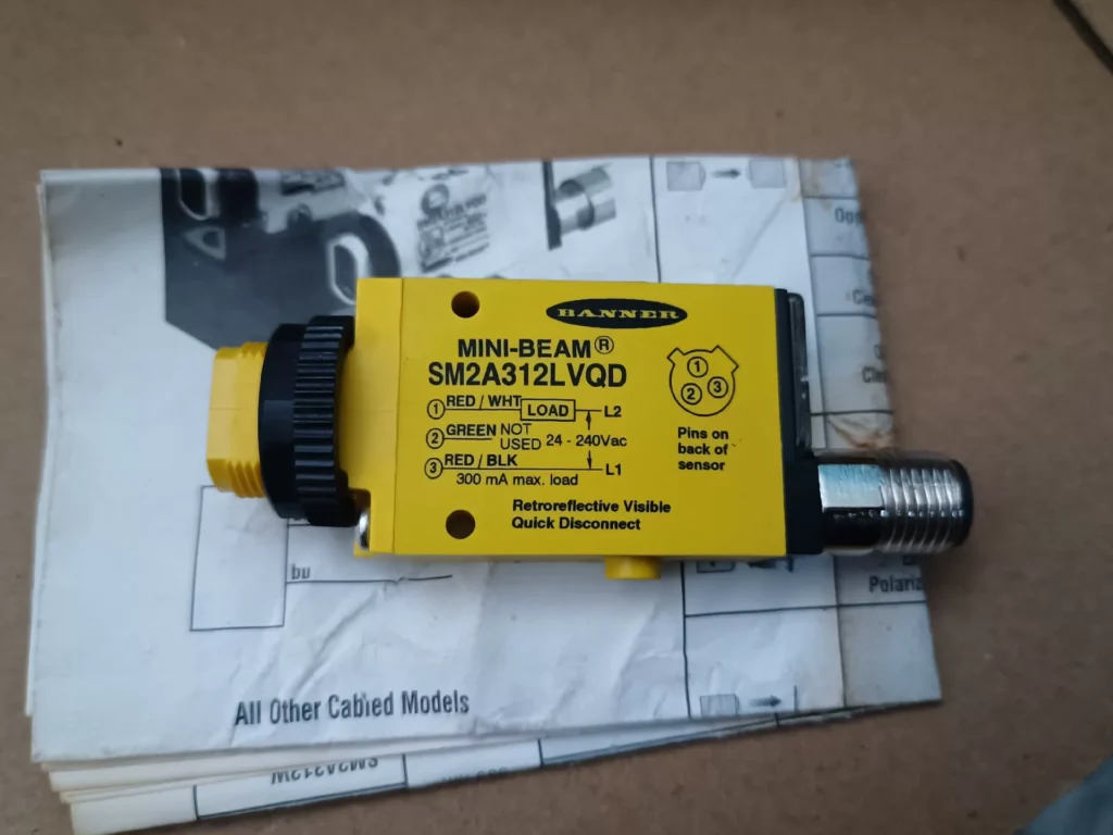 Banner Engineering SM2A312LVQD Photoelectric Sensor thumbnail