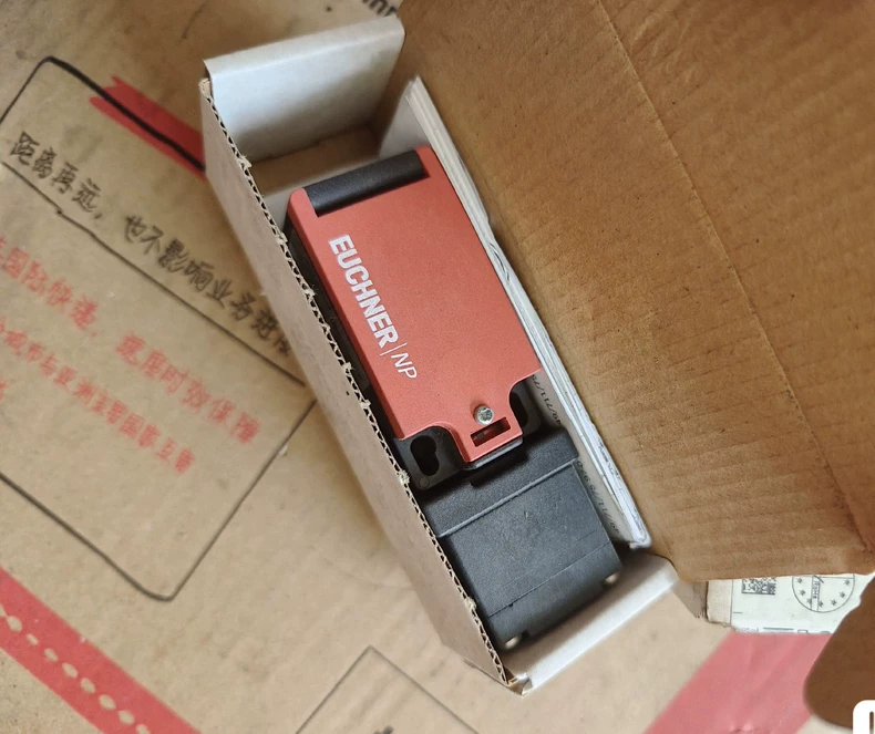 Euchner Safety Switch 083688 / NP1-628AS-M