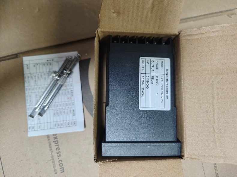 RKC Instrument Digital Temperature Controller REX-C700FK02-M*AN thumbnail