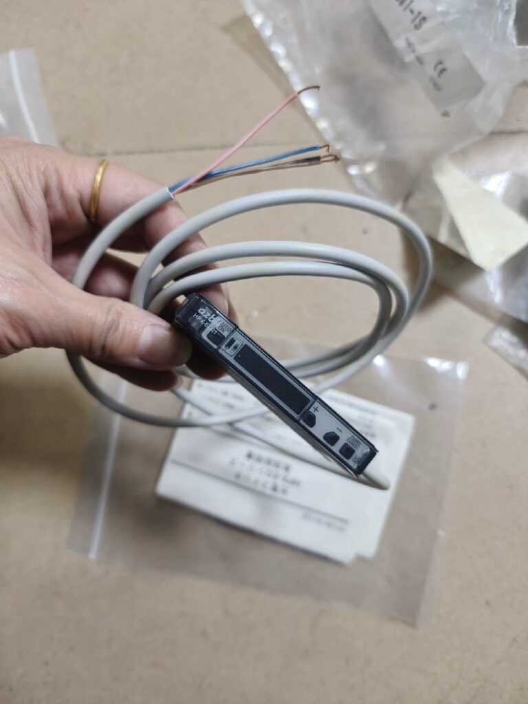 Azbil Fiber Optic Sensor Amplifier HPX-EG01-1S thumbnail