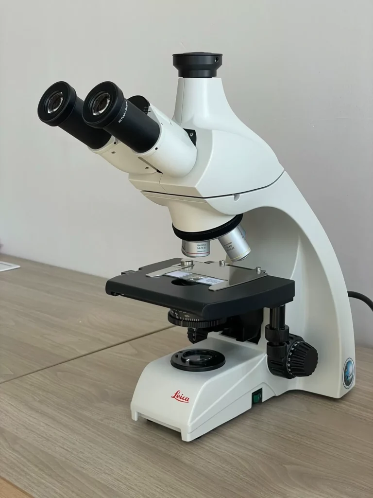 Leica DM500 Biological Microscope thumbnail