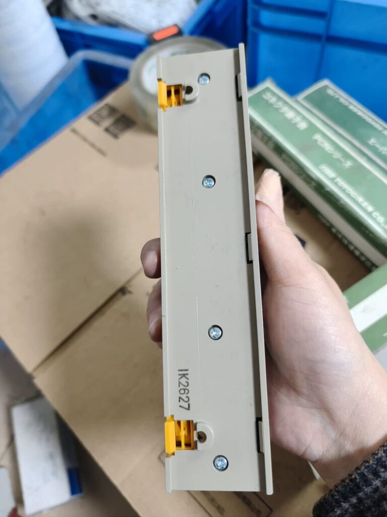 TOYOGIKEN Terminal Block PCN7-1H50 thumbnail