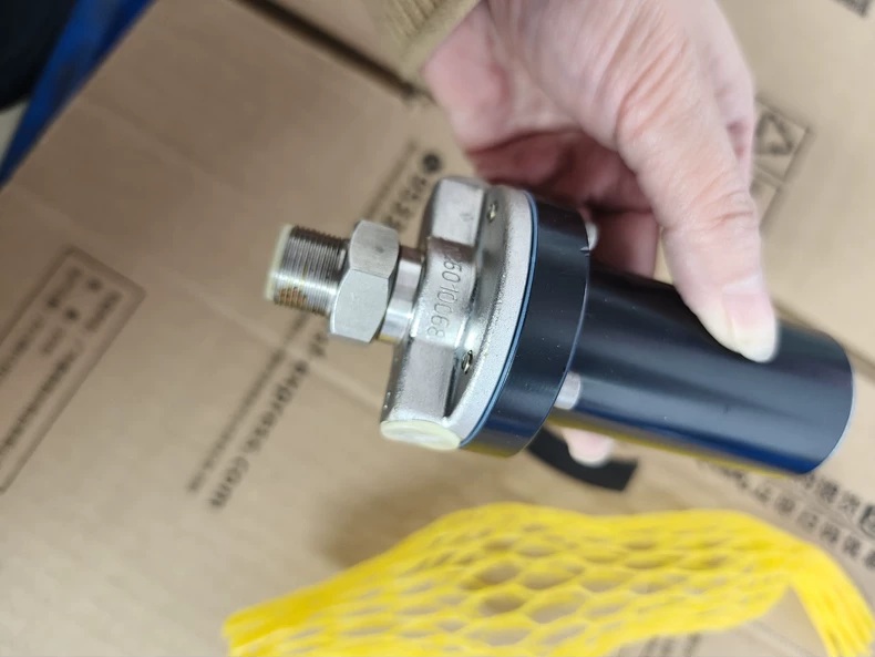 Dürr Precision Pressure Regulator N26010068 thumbnail