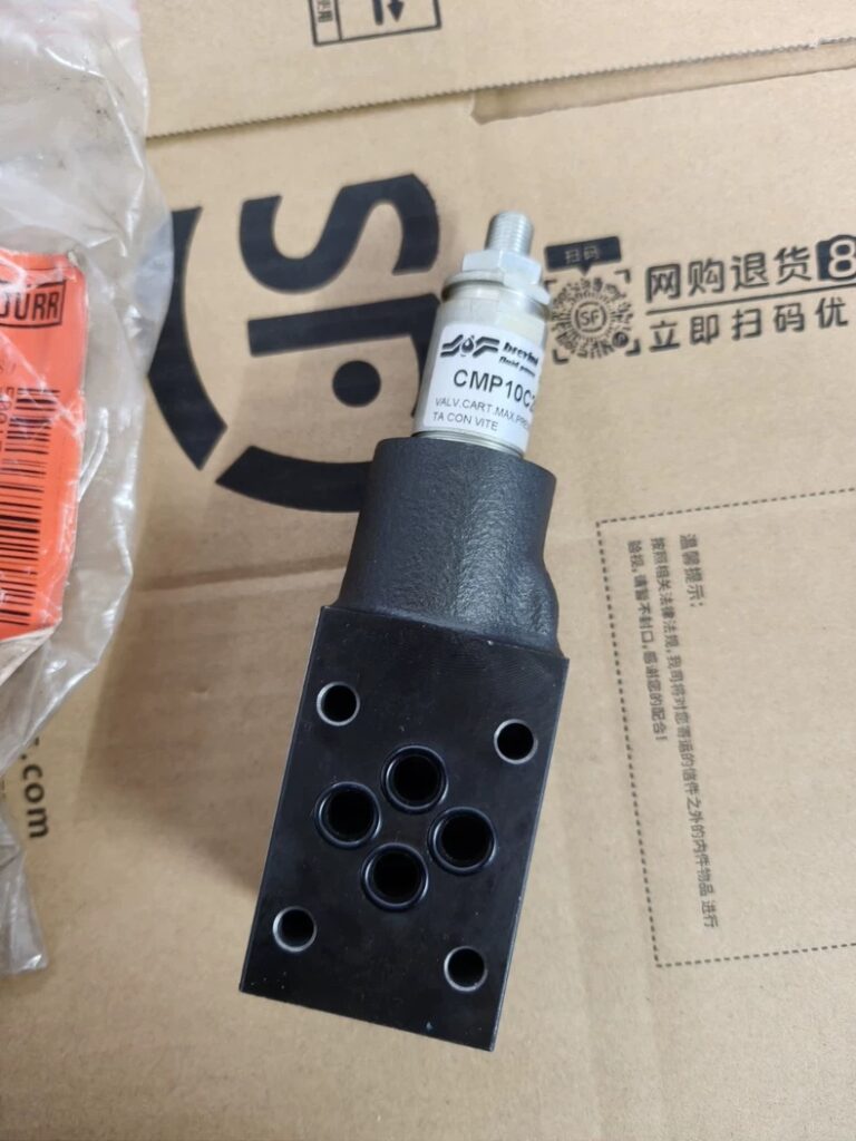 Brevini Fluid Power Hydraulic Directional Valve AM3VMPC2003M6 / 100142683 thumbnail