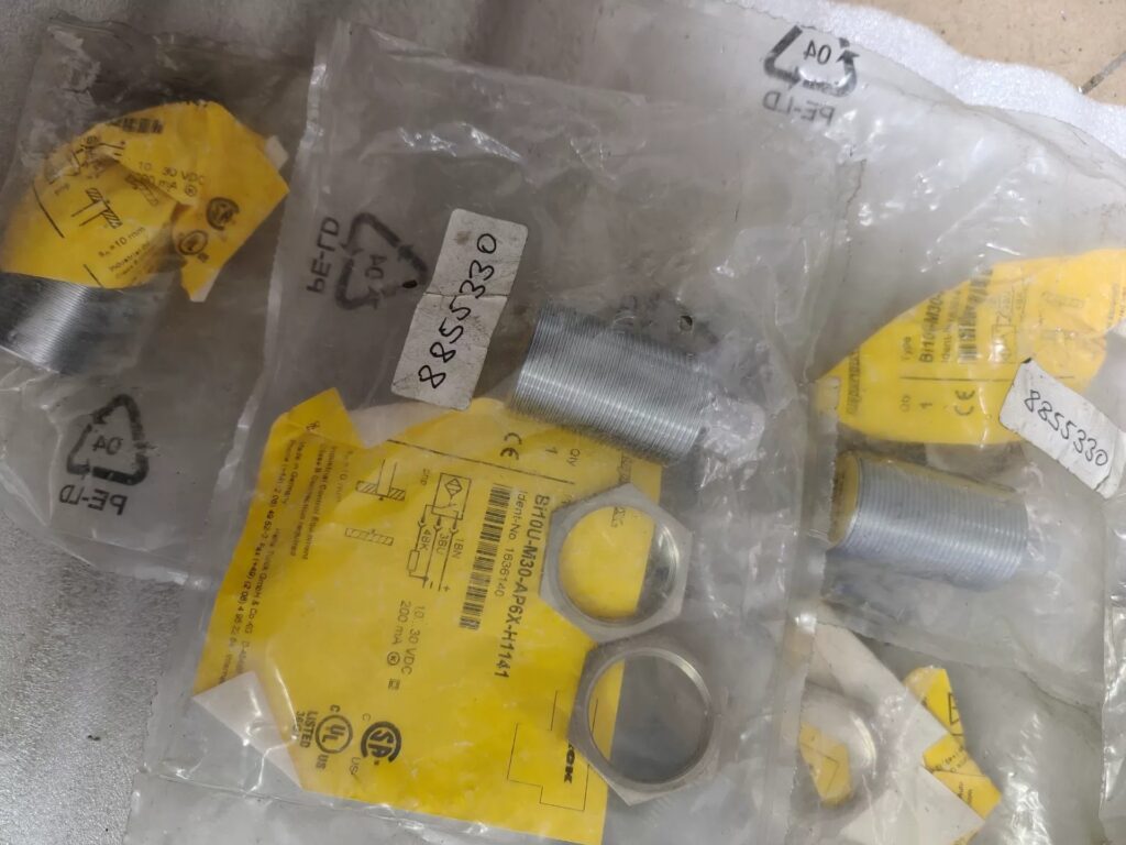 Turck Proximity Sensor Bi10U-M30-AP6X-H1141 thumbnail