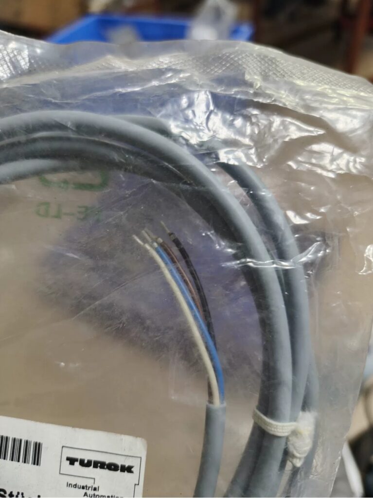 Turck Sensor WWAK4P2-2/P00 thumbnail