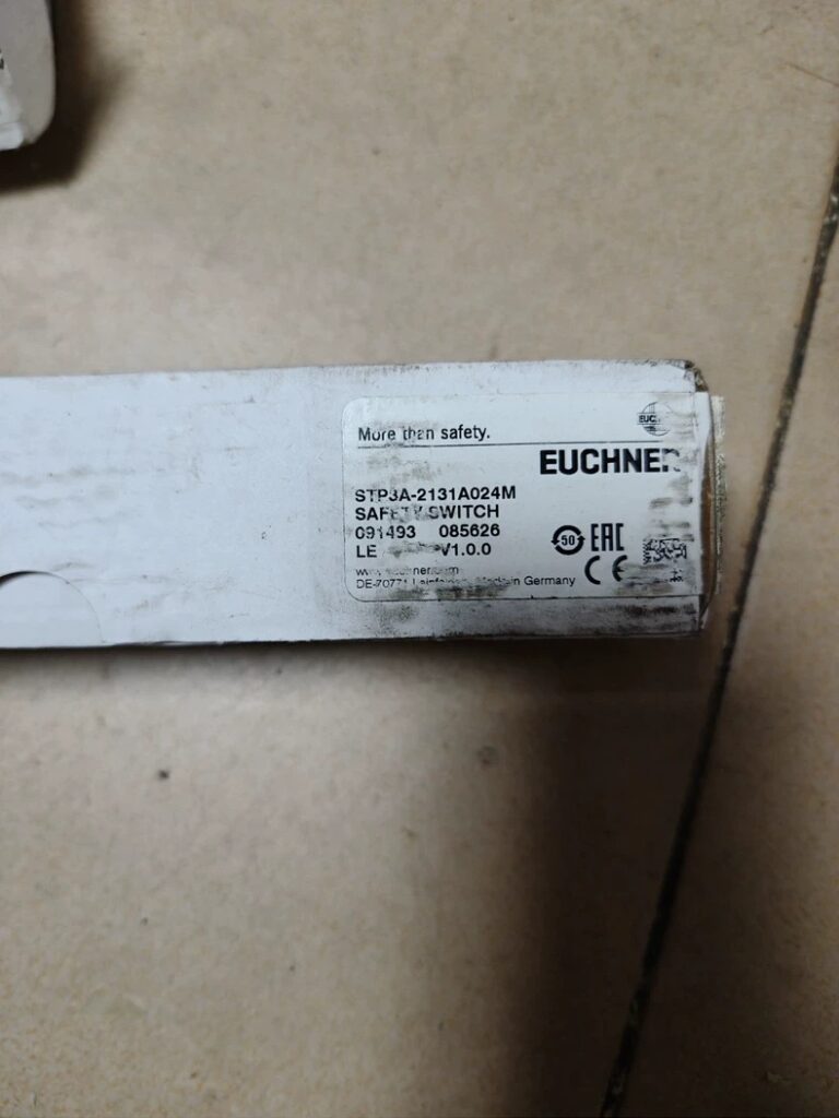 Euchner Safety Travel Switch 091493 / STP3A-213IA024M thumbnail