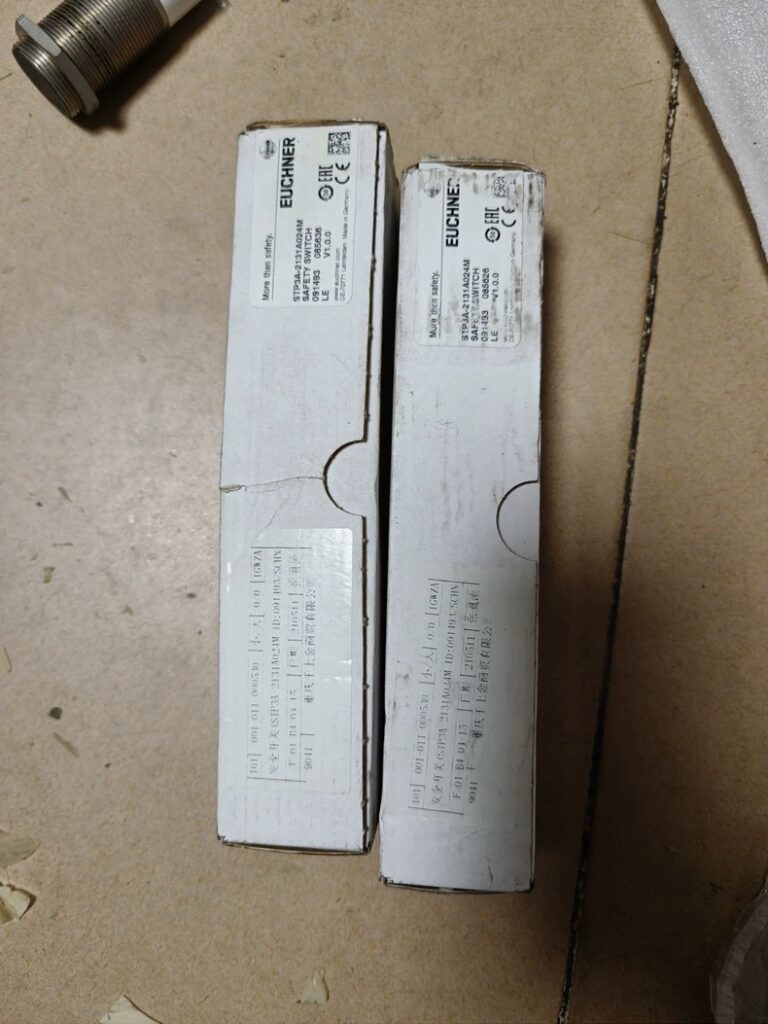 Euchner Safety Travel Switch 091493 / STP3A-213IA024M thumbnail