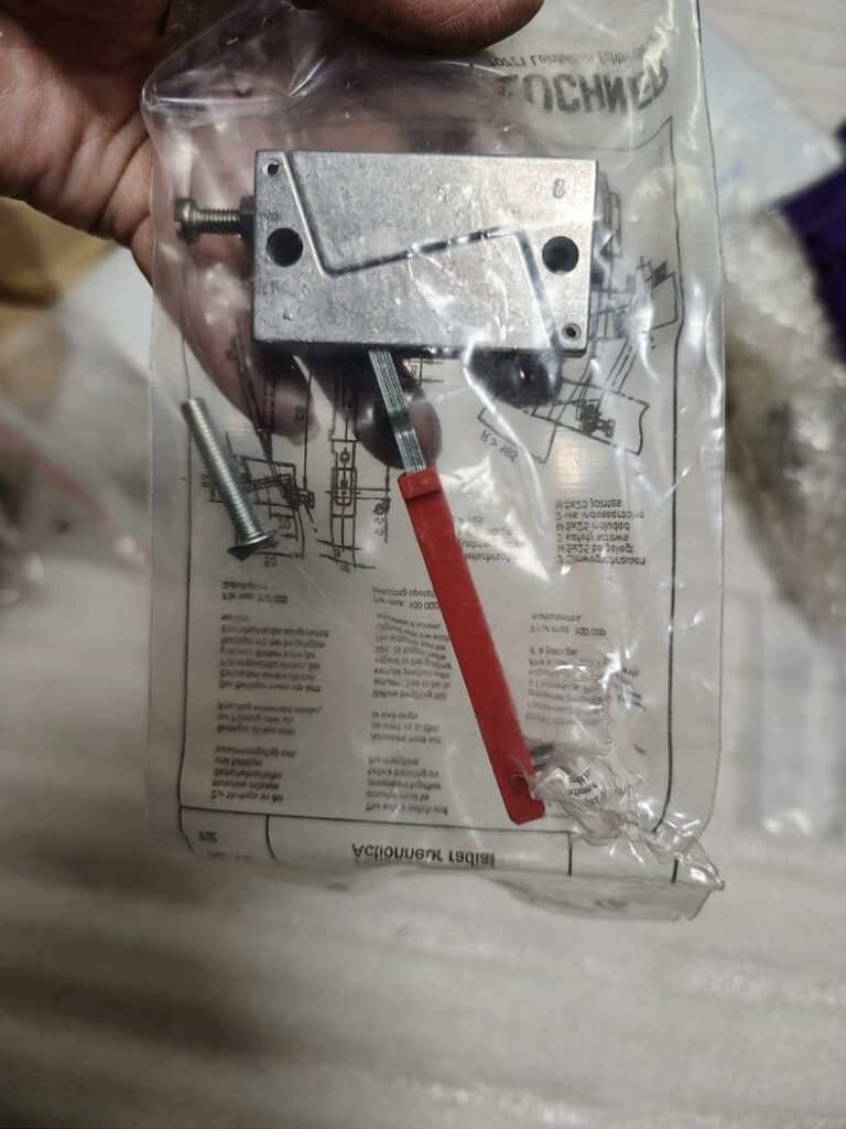 Euchner Safety Lever Switch 048850
