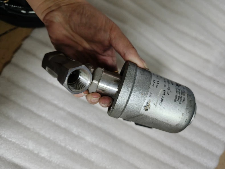 Schubert & Salzer Angle Seat Valve 7010 / DN15 thumbnail