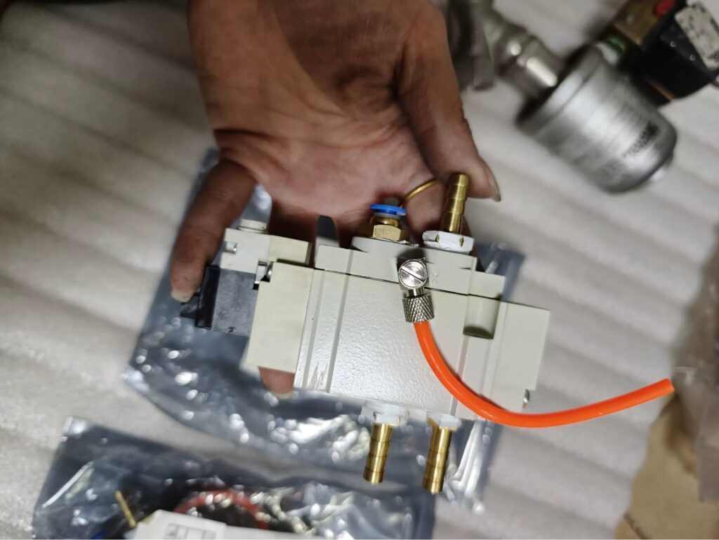 Bosch Solenoid Valve XM16855588 thumbnail