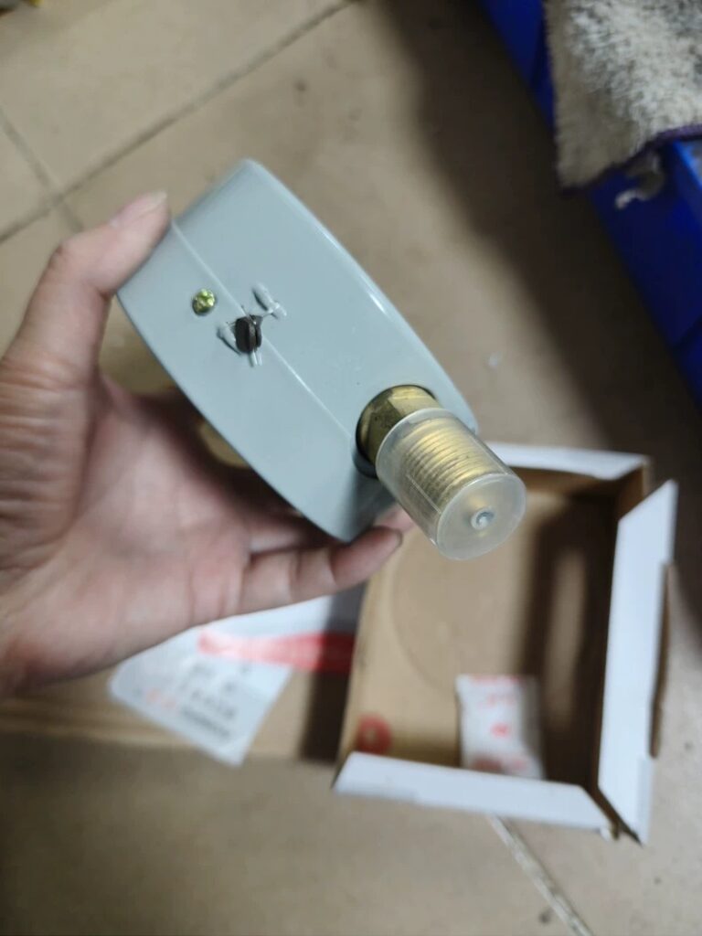 HONGQI Pressure Gauge Y100 thumbnail