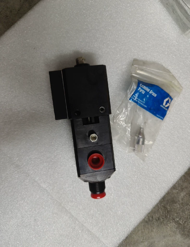 Graco Pneumatic Dispense Valve 965786 thumbnail