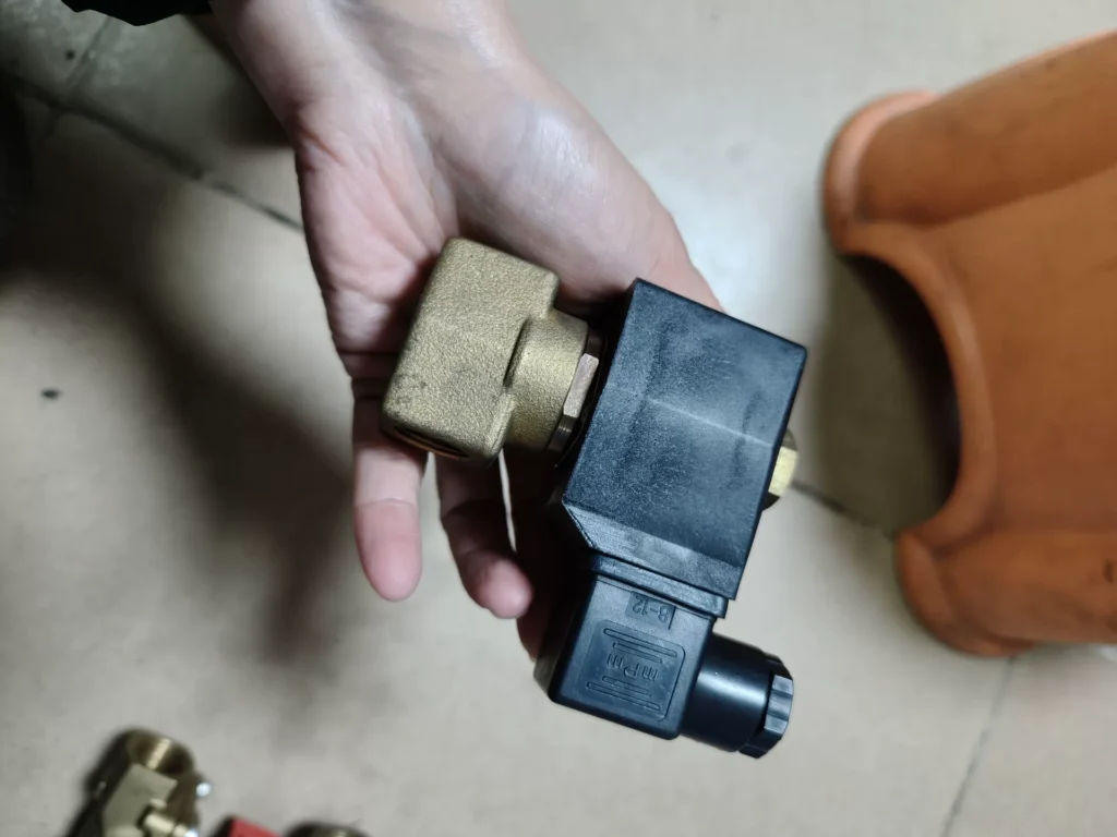 CKD Solenoid Valve AB41-03-7-02E-AC220V/Z thumbnail